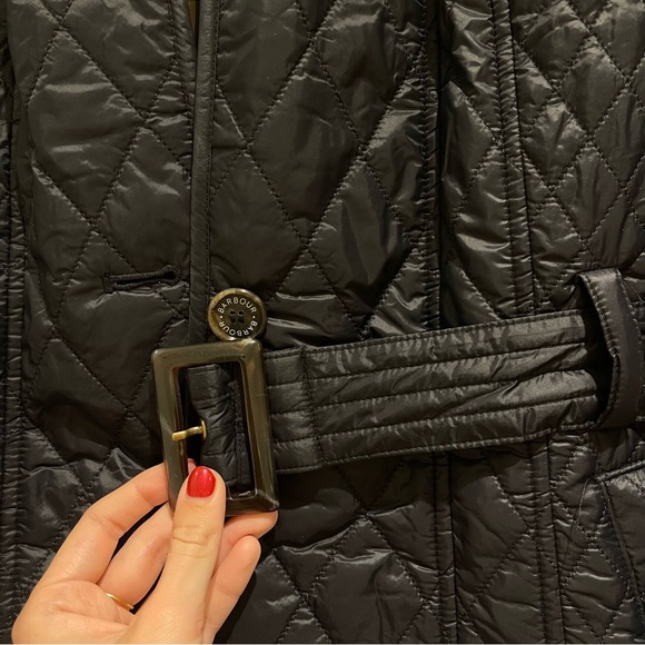 Barbour Evie Quilted Jacket in Black (US 4 / UK 8) - Picture 6 of 16